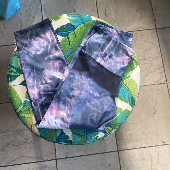 Old navy compression leggings! Bundle of 3! Great condition! - Picture 3 of 4